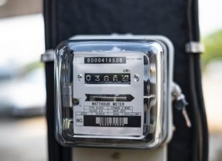 Χαμηλότερες τιμές και δωρεάν ενεργειακή αναβάθμιση για τα ευάλωτα νοικοκυριά