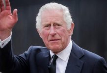 Στο νοσοκομείο ο βασιλιάς Κάρολος εξαιτίας παρενεργειών από τη θεραπεία για τον καρκίνο
