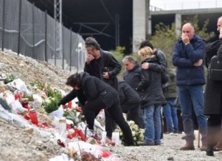 Τρία χρόνια από την τραγωδία στα Τέμπη – Εκδηλώσεις μνήμης και συγκεντρώσεις διαμαρτυρίας