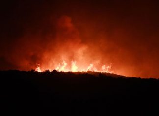 Υπό μερικό έλεγχο η φωτιά στην Νέα Πέραμο