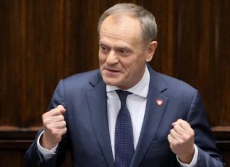 Ο πρωθυπουργός της Πολωνίας κατήγγειλε τη ρωσική “κρατική τρομοκρατία” μετά το σαμποτάζ σε σιδηροδρομική γραμμή