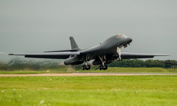 US B-1 Lancer bomber