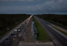 Χιλιάδες φεύγουν από τη Φλόριντα για να γλιτώσουν από τον κυκλώνα Μίλτον