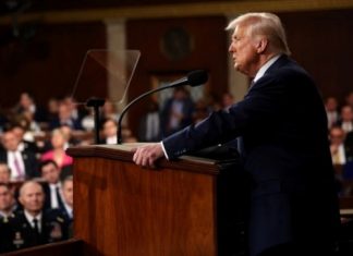 Ο Τραμπ υποσχέθηκε στους Αμερικανούς πρωτοφανή «οικονομική άνθηση»