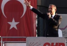 Τουρκία – Έκτακτο συνέδριο του CHP: Νέος πρόεδρος ο Οζέλ στη θέση του Ιμάμογλου (upd)