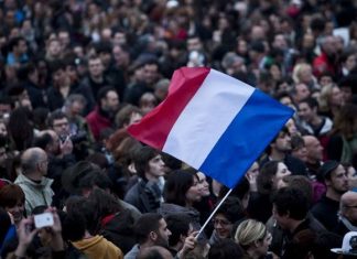 Ο πρωθυπουργός της Γαλλίας παγώνει τημεταρρύθμιση του συνταξιοδοτικού έως το 2028