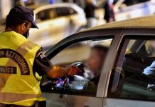 Επίσκεψη Μητσοτάκη σε σημείο διενέργειας αλκοτέστ στην Αττική