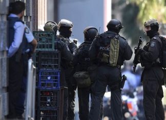 Σίδνεϊ: 16 νεκροί από επίθεση ενόπλων σε εκδήλωση Εβραίων στην παραλία Bondi