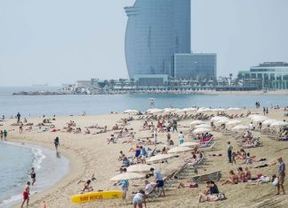 Οι τουρίστες στη Βαρκελώνη θα πληρώνουν διπλάσιο φόρο/διανυκτέρευση